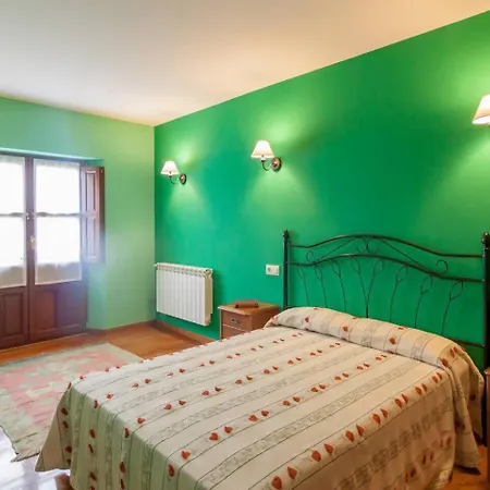 Ferienhaus La Casona De La Bisa En Villanueva De Colombres